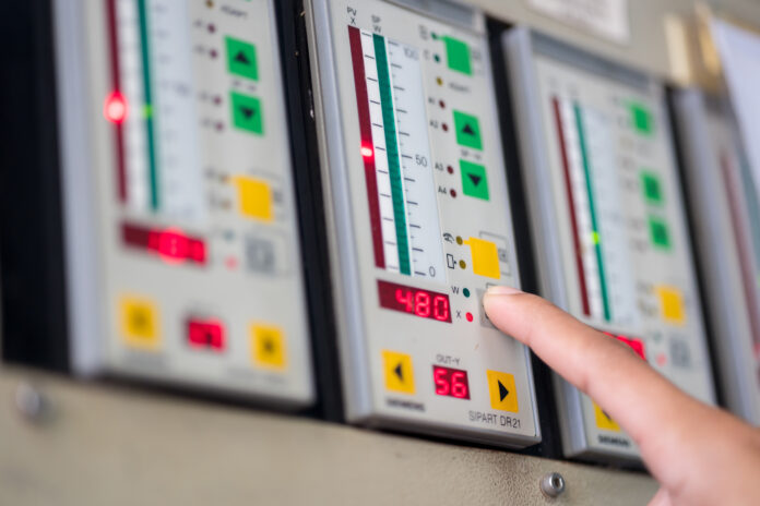 7 Ways An Adjustable Speed Drive Boosts Operational Efficiency